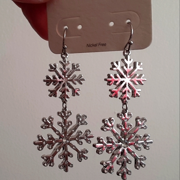 Snowflake Earrings - Picture 3 of 3